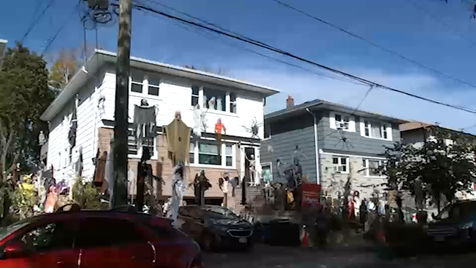 Popular New Jersey Halloween display draws crowds, complaints
— Frankfort Community news